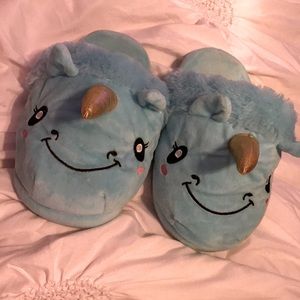 Home shoes/ slides